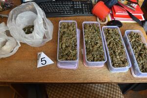 GRADSKI FUNKCIONER IZ SMEDEREVA SA ŽENOM ŠVERCOVAO DROGU: Pali sa marihuanom, kokainom i tabletama, a evo gde su našli drogu