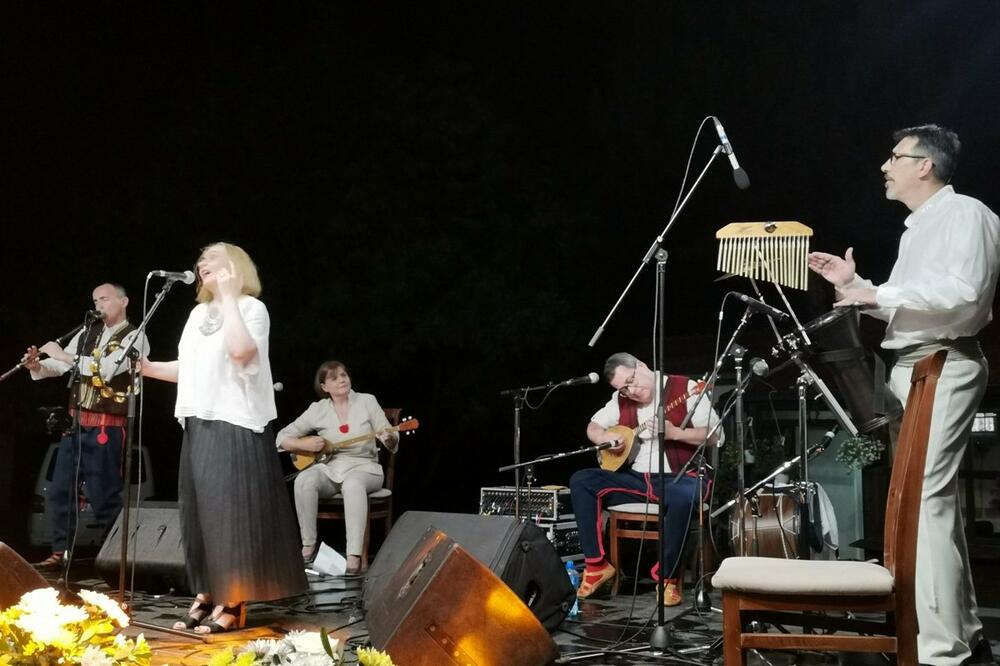 OGREJALA MESEČINA ZA VIDOVDAN: Izvor koncertom u Vranju obeležio 18 godina postojanja (FOTO)