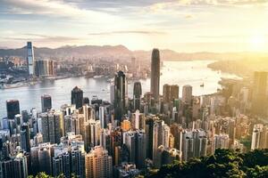 HONGKONG POSLE TRI GODINE UKIDA OBAVEZNO NOŠENJE MASKE: Poslednji grad na svetu suspenduje mere protiv Kovida -19