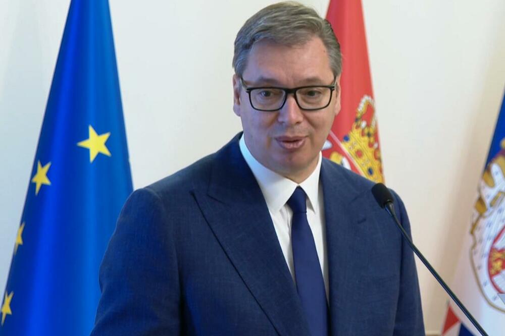 DOBRO RAZMISLITE PRE NEGO ŠTO DONESETE ODLUKU! Vučić poručio da Makedonci moraju sami da odluče o francuskom predlogu
