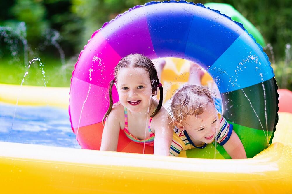 OVO RODITELJI TREBA DA ZNAJU! Kućni bazeni su odličan način da se deca zabavljaju satima, a na OVE STVARI posebno obratite pažnju