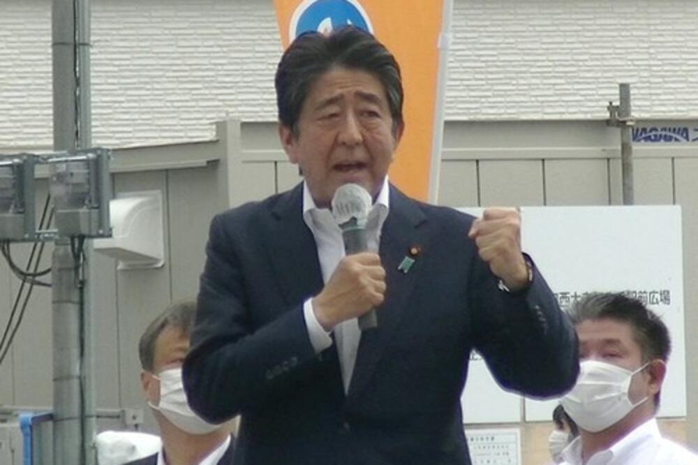 UŽAS U JAPANU: Čovek se samospalio u znak protesta zbog državne sahrane bivšeg premijera