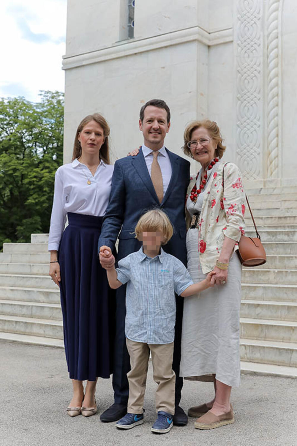 Princ Filip sa surugom, sinom i majkom 