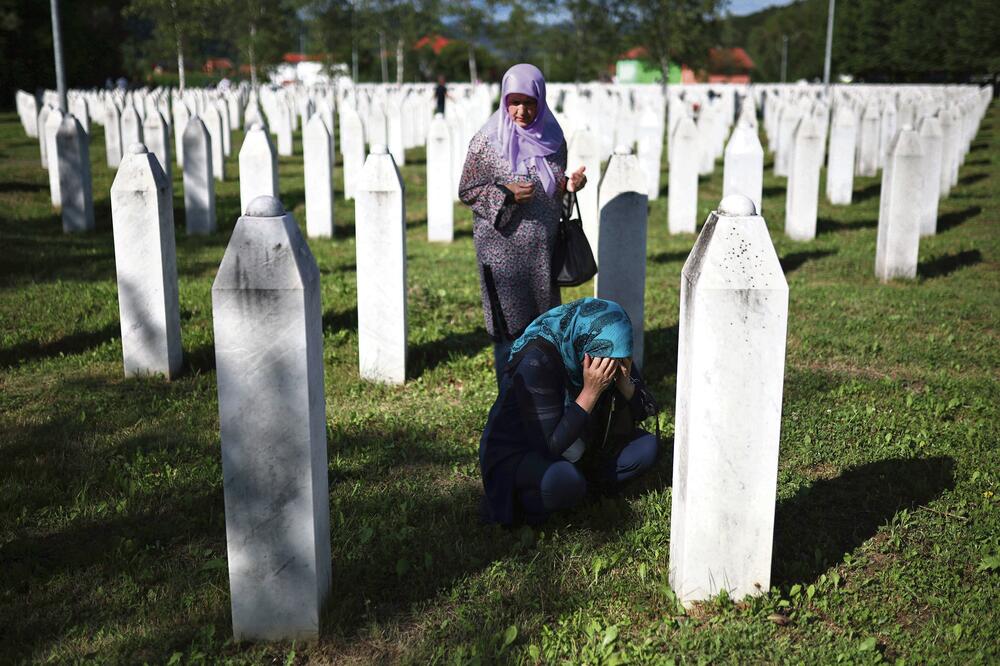 SKANDAL U BRITANIJI: Srebrenicu i Ukrajinu stavili u isti koš