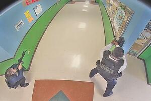 KUKAVIČLUK POLICIJE KOŠTAO ŽIVOTA 19 DECE Objavljen snimak iz škole u Teksasu, teško naoružani se krili od napadača UZNEMIRUJUĆE