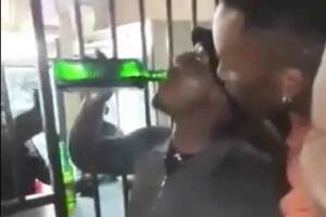 PRESEO MU BILJNI LIKER Južnoafrikanac zbog 12 evra na eks popio flašu sa 35 posto alkohola, srušio se i umro! VIDEO