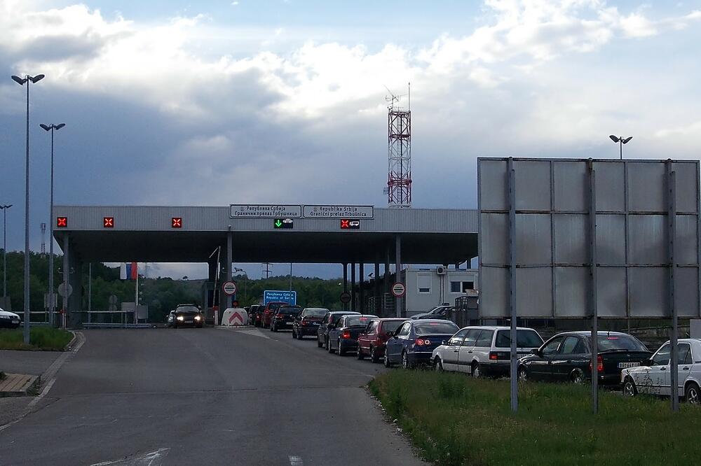 AMSS: Uoči praznika veći broj vozila na putevima u Srbiji