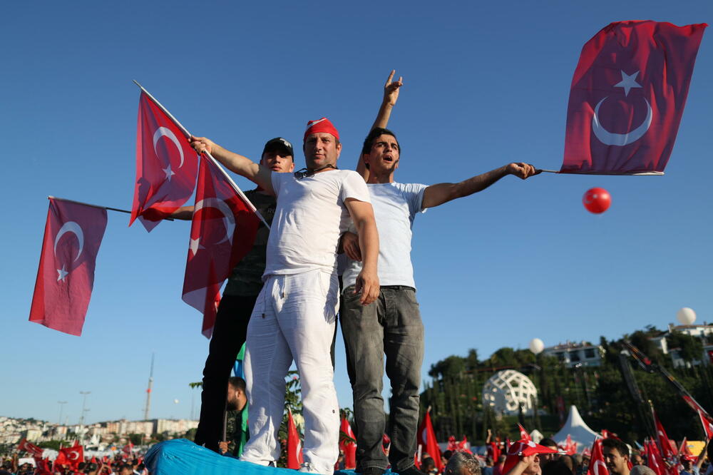 NAJDUŽA NOĆ REDŽEPA TAJIPA ERDOGANA Kako je pre šest godina propao puč i zavera protiv turskog predsednika! Osveta je bila strašna