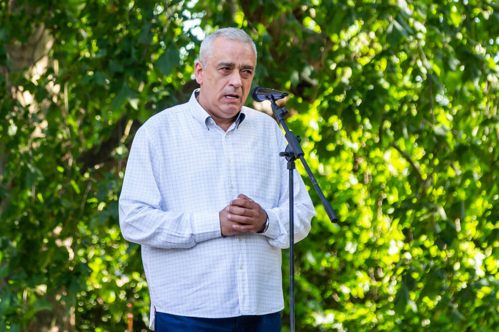 Gradonačelniku Bakiću uručena zahvalnica za podršku manifestaciji “Dani Nikole Tesle”