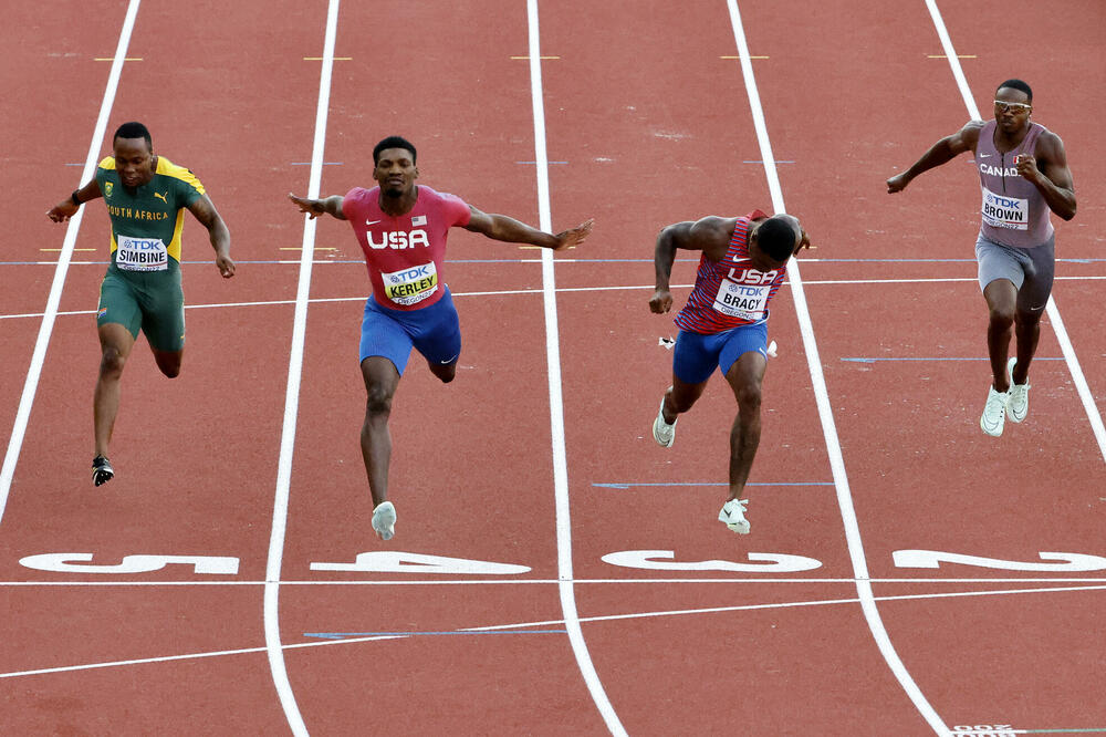 DOMINACIJA AMERIKANACA: Sprinteri iz SAD osvojili sve tri medalje na 100 metara