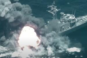 OVAKO TONE AMERIČKA FREGATA Po njoj osuli paljbu brodovi 4 mornarice, potonula u Pacifik! Zamalo da bude data Ukrajini! VIDEO