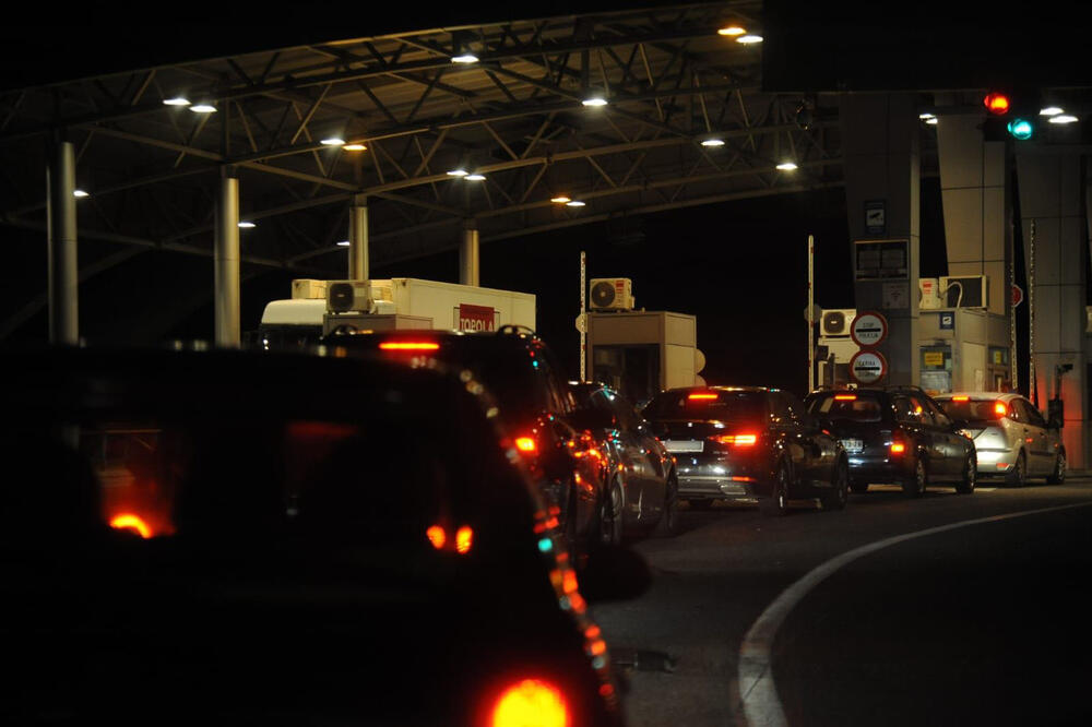 SITUACIJA NA GRANIČNIM PRELAZIMA ZA NE VEROVATI: Automobili na Horgošu čekaju tek sat vremena, a evo kakva je situacija na ostalim