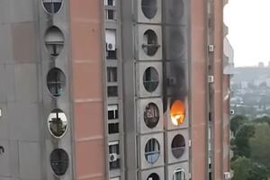 PRVE SLIKE STRAVIČNOG POŽARA NA OSMOM SPRATU ZGRADE NA VIDIKOVCU: Crni dim i plamen kuljali iz stana, ima mrtvih (FOTO)