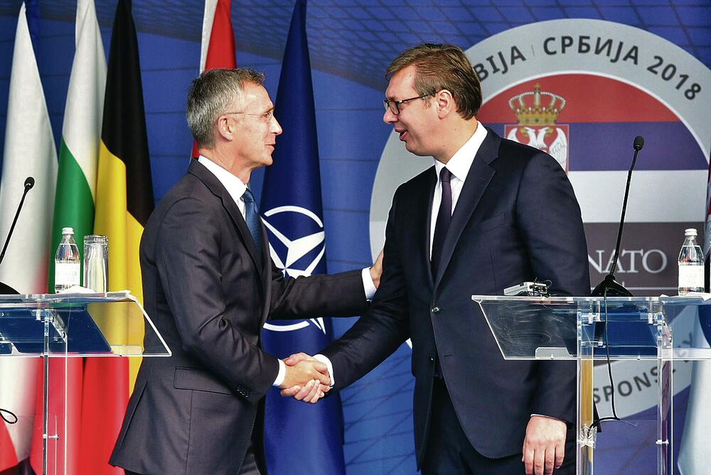 Stoltenberg i Vučić