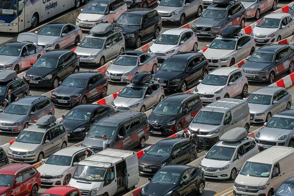 VOZILA NIČU KAO PEČURKE: Da li znate koliko automobila ima na svetu trenutno i gde ih najviše ima? OVE BROJKE ĆE VAS ŠOKIRATI