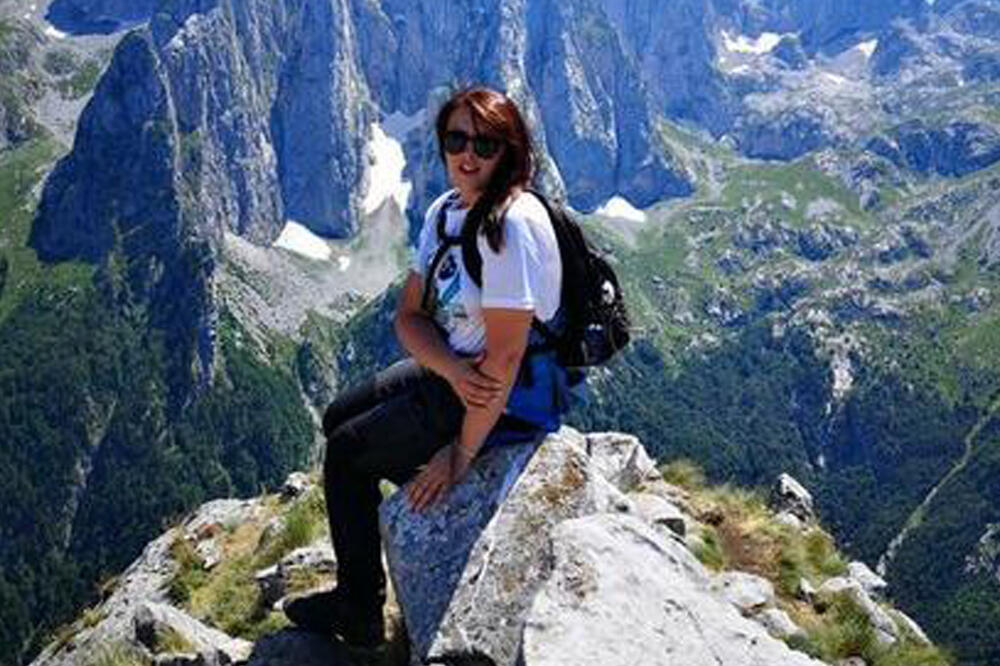 HOROR NA PROKLETIJAMA: Planinarka (41) iz Stare Pazove poginula u Crnoj Gori, prijatelji se opraštaju od nje (FOTO)