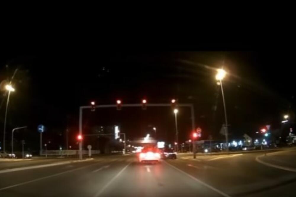 BAHATO! KROZ CRVENO ULETEO U RASKRSNICU MALO PRE MERCEDES ZGRADA PA U DRIFT! Snimljen nasilnik za volanom u Novom Beogradu! VIDEO