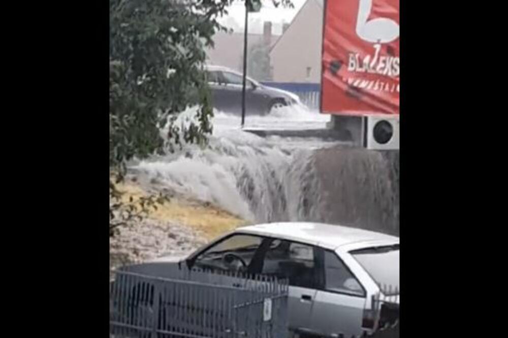 POGLEDAJTE ŠOK VIDEO ZA VREME OLUJE! U Kragujevcu od bujice na ulici nastao vodopad! VIDEO