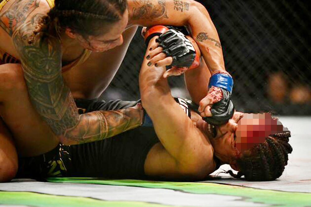 UZNEMIRUJUĆI PRIZOR! RIVALKA JOJ ODVALILA KOMAD ČELA: Surova šampionka brutalnim udarcima POCEPALA FACU najlepšoj UFC borkinji!