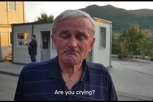 SUZE OVOG DEKE POTRESLE SU SRBIJU! Srbina sa Kosova pitali kako će kući, njegov odgovor rastužuje i boli! (VIDEO)