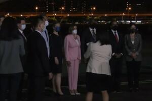 AMERIKA NEPOKOLEBLJIVO PODRŽAVA TAJVANSKU DEMOKRATIJU: Oglasila se Pelosi nakon sletanja na aerodrom u Tajvanu