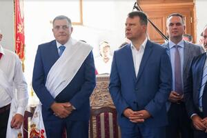 Mirović i Dodik prisustvovali parastosu postradalima u akciji „Oluja“ u Crkvi Svete Marije Magdalene na Banstolu