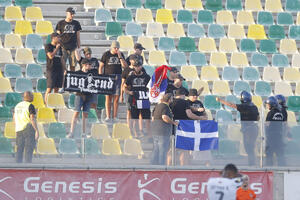 KIPARSKA POLICIJA PROTERALA GROBARE: Navijači Partizana izbačeni sa stadiona na Kipru