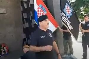 JOŠ JEDAN SRAMNI INCIDENT U KNINU: Marko Skejo sa pristalicama urlao "Za dom spremni", građani aplaudirali