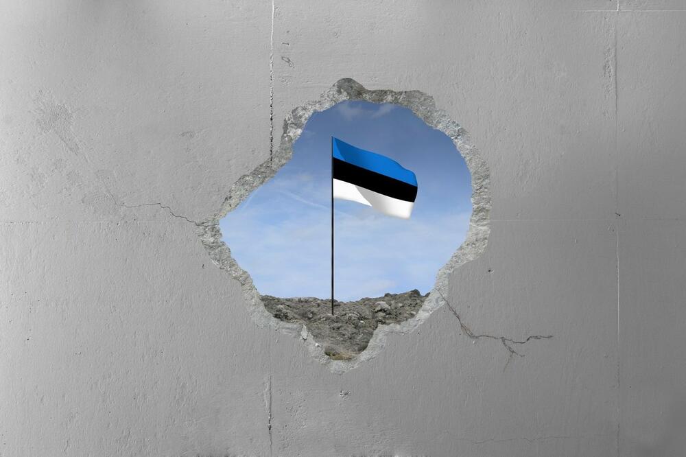 RUS NA DASCI ZA SURFOVANJE POBEGAO OD MOBILIZACIJE: Estonske vlasti ga uhvatile, kaznile i VRATILE KUĆI?!