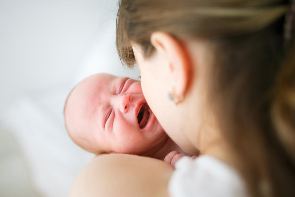PRVO DETE RODILA U 53. GODINI: Dala skoro 14.000.000 dinara na veštačku oplodnju i pola veka pokušavanja da postane majka