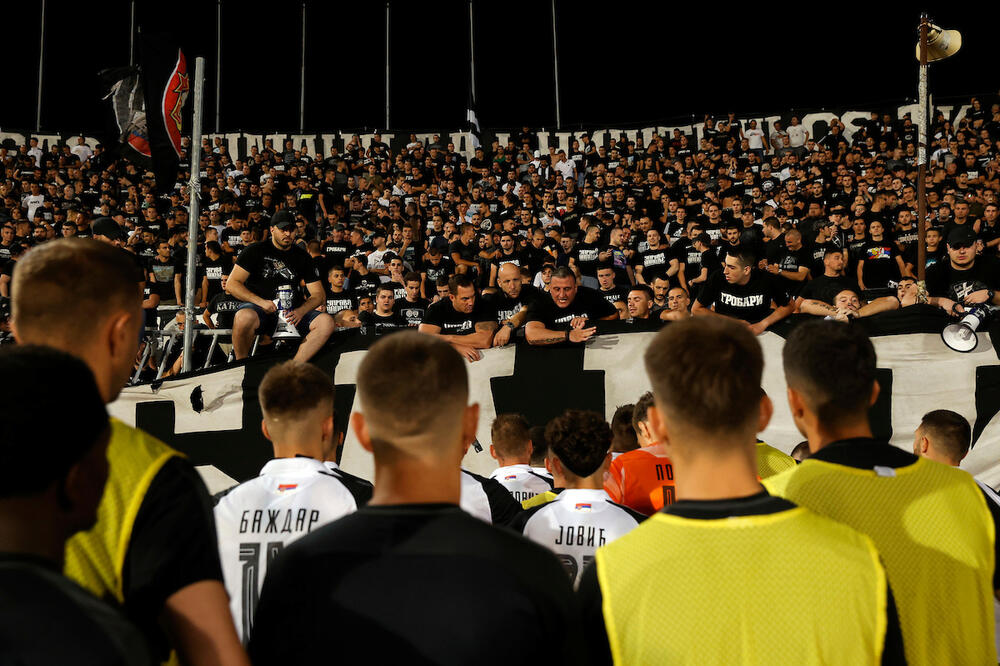 PARTIZAN KAŽNJEN ZBOG GROBARA: UEFA odredila kaznu crno-belima posle utakmice sa AEK-om