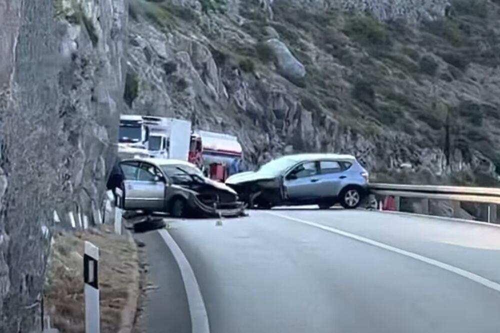SAOBRAĆAJKA KOD DUBROVNIKA: U sudaru automobila više povređenih (VIDEO)