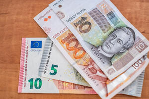 NARODNA BANKA SRBIJE OBJAVILA: Evro danas 117,32 dinara