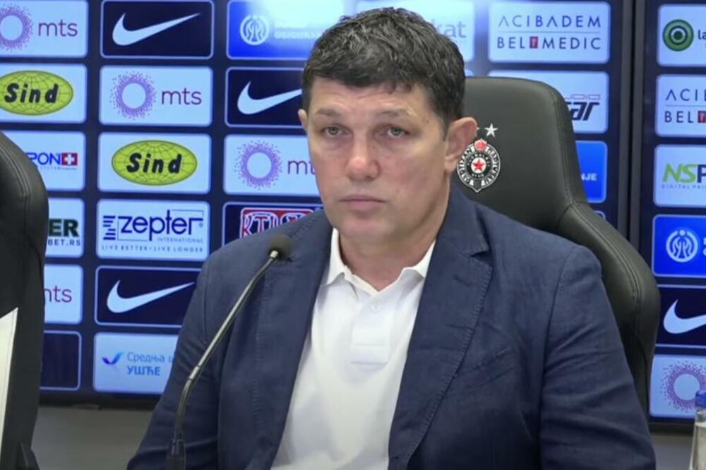 GROBARI, NE PROZIVAJTE IGRAČE, TREBA NAM PODRŠKA: Trener Partizana Petrić uputio molbu navijačima pred Hamrun