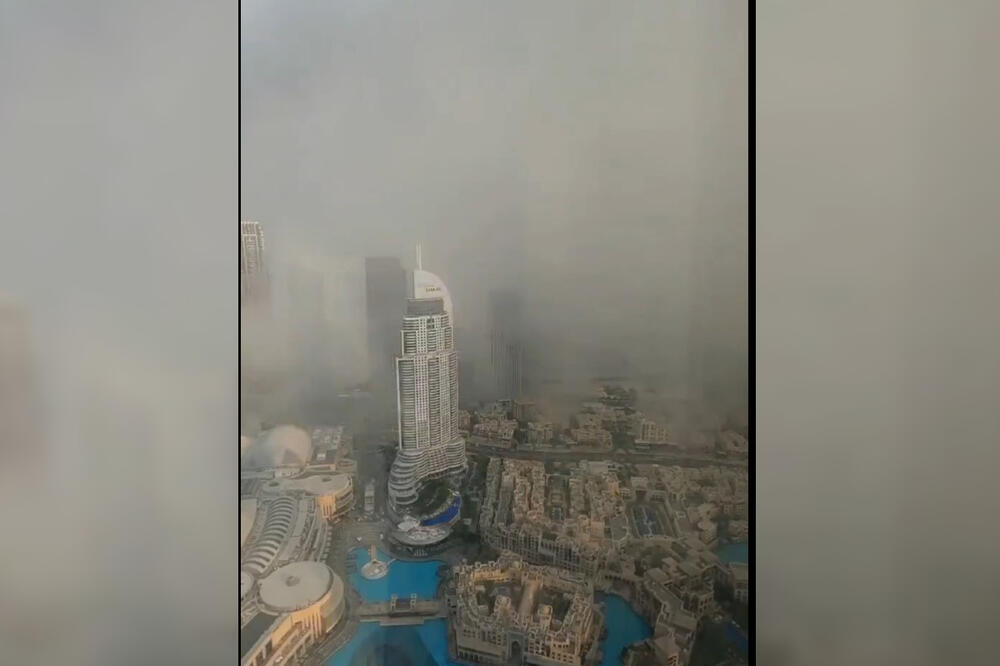 ZASTRAŠUJUĆI SNIMCI IZ DUBAIJA! Gradom protutnjala OGROMNA peščana oluja, kao u horor filmu (VIDEO)