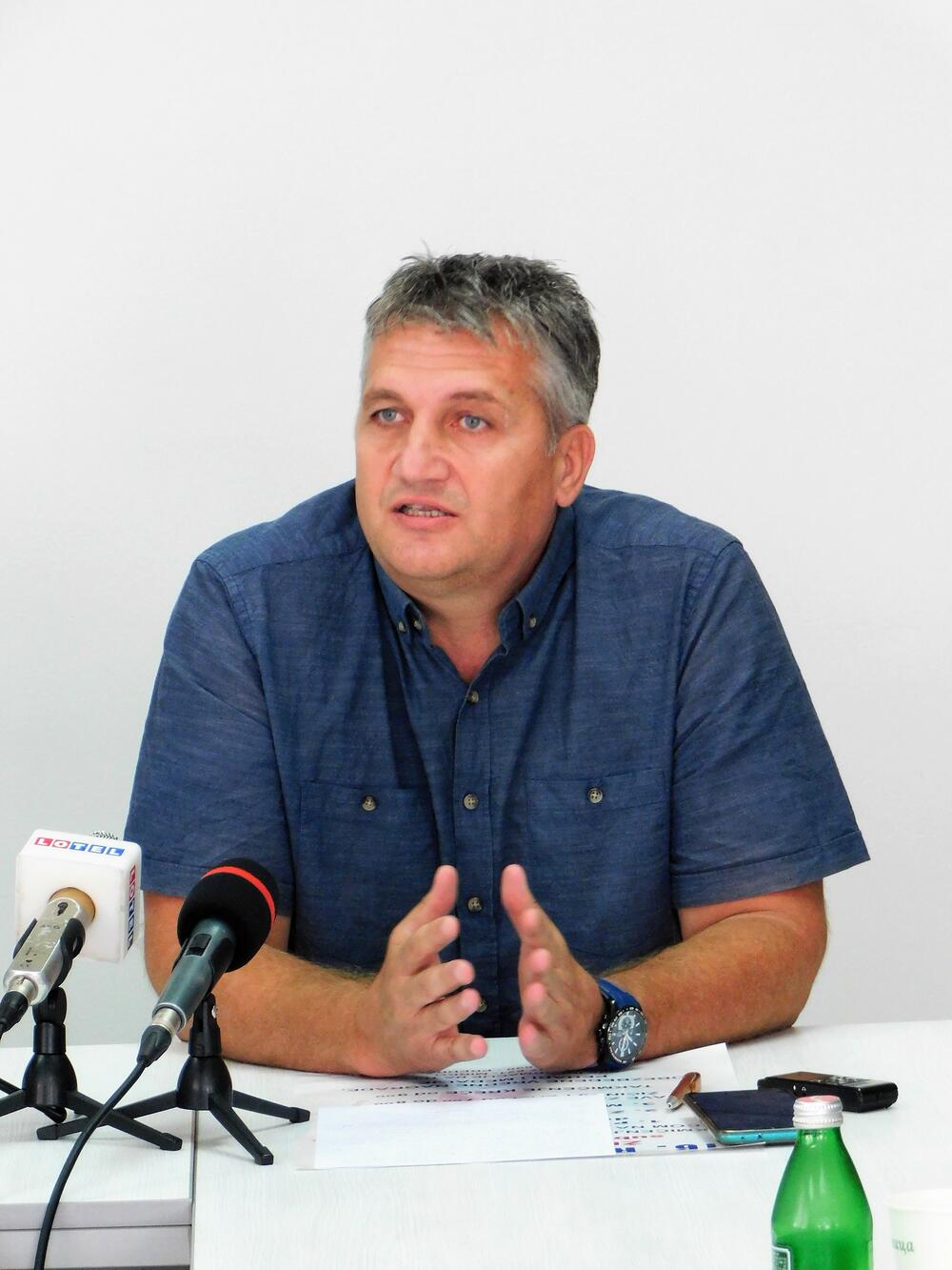 Dejan Stalović 