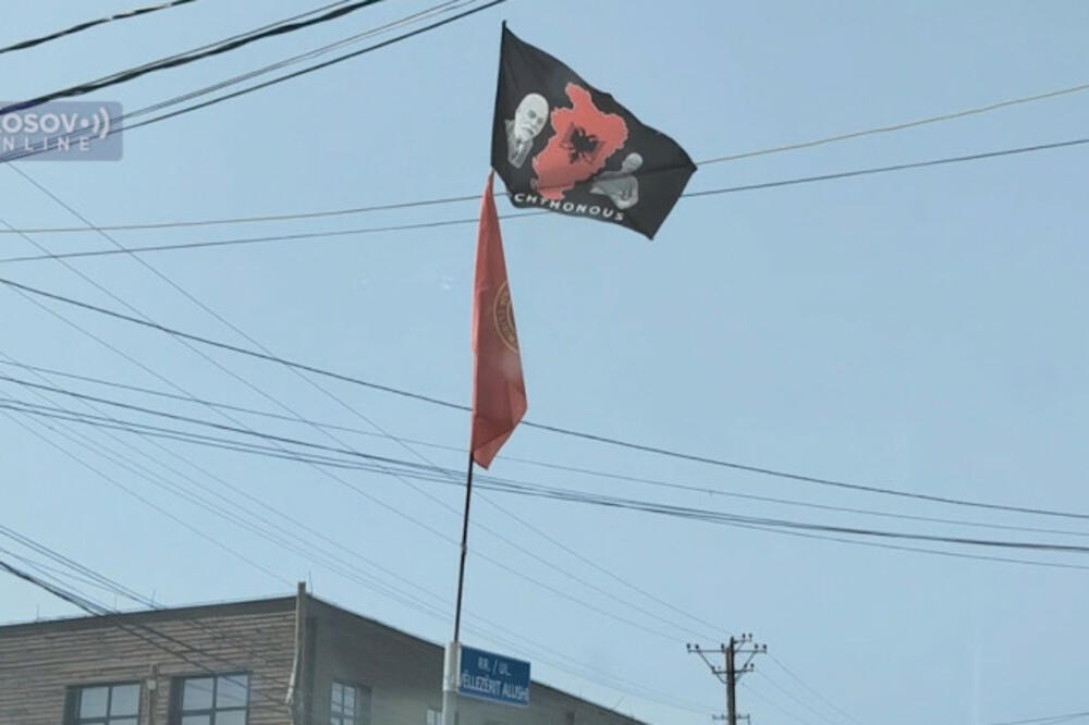 NOVA PROVOKACIJA ALBANACA: U Severnoj Mitrovici zastava UČK i "velike Albanije" sa likovima Ismaila Ćemaljija i Ise Boljetinca