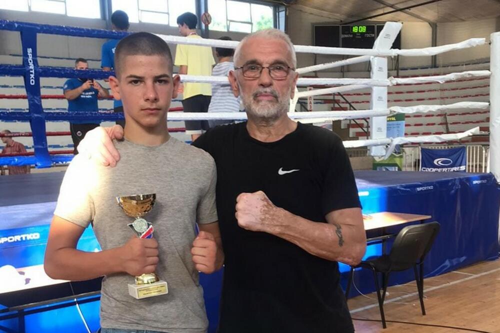 VASILIJE ĐURĐEVIĆ OSVOJIO BRONZU: Veliki uspeh mladog boksera iz Varvarina na Evropskom prvenstvu u Turskoj