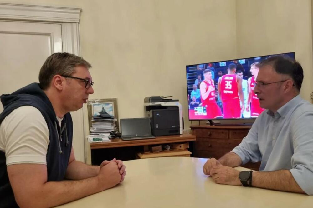 PREGAZILI SMO DOMAĆINE! Predsednik Vučić sa generalom Mojsilovićem gledao košarku, a pričali su i o drugim temama (FOTO)