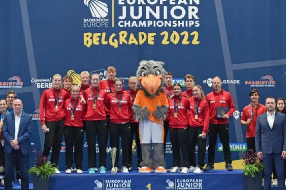 NAJBOLJIMA URUČENE MEDALJE I PEHARI! Agebark i Jovović odlikovali pobednike timskog dela Evropskog badminton prvenstva