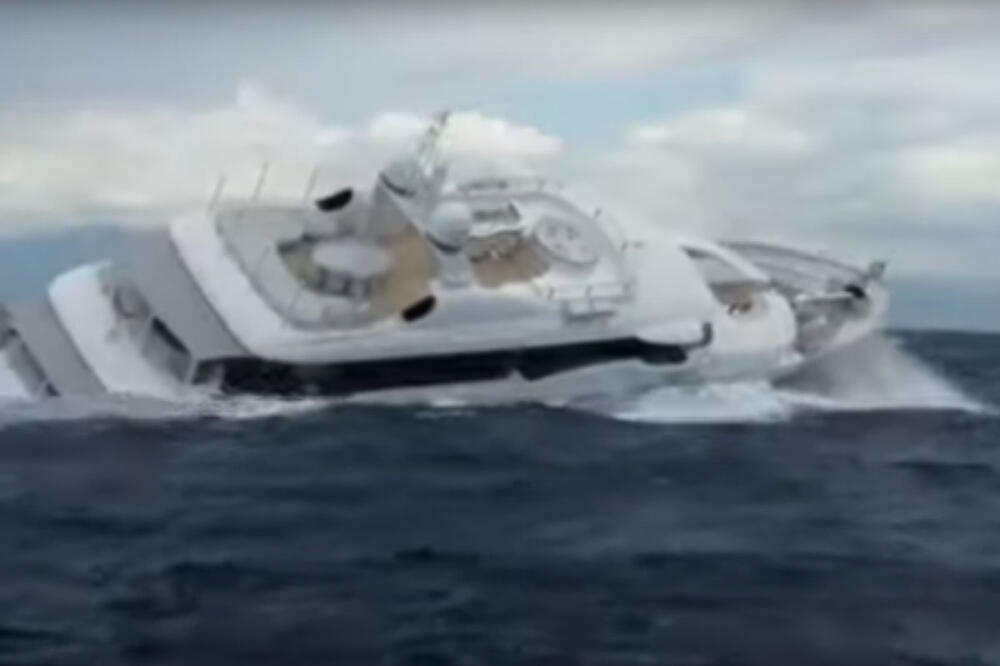 JAHTA DUGA 40 METARA POTONULA NA JUGU ITALIJE: Drama na Sredozemnom moru (VIDEO)