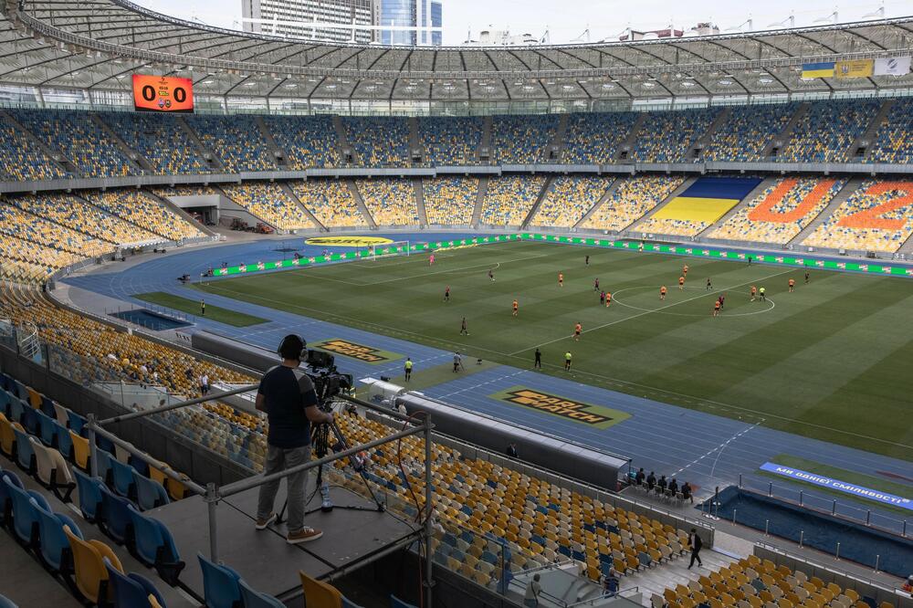 POČELA NAJOPASNIJA LIGA NA SVETU: Igra se fudbal u Ukrajini! Na tribinama sirene za uzbunu, u svlačionicama atomska skloništa!
