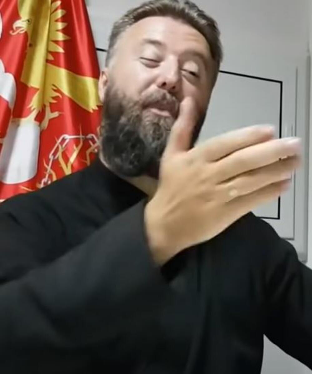 otac Predrag Popović