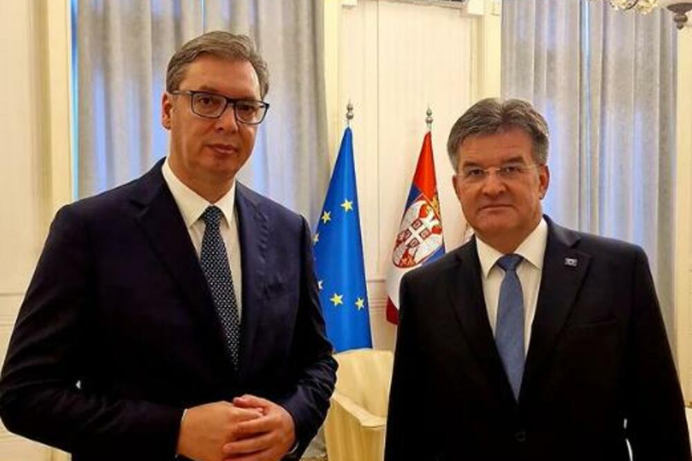 VAŽNI RAZGOVORI: Završen sastanak Vučića sa specijalnim izaslanikom EU za dijalog Miroslavom Lajčakom