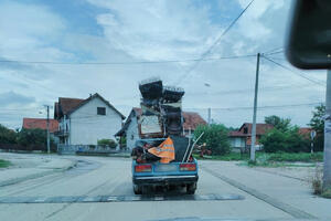 "NISAM MOGAO DA VERUJEM KAD SAM OVO UGLEDAO" Prizor iz Čačka šokirao, vozači se uplašili, evo zašto (FOTO)