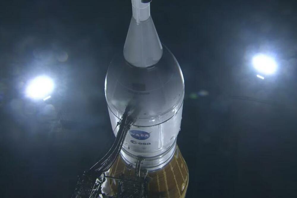 ODBROJAVANJE JE POČELO: Danas se lansira džinovska raketa, NASA šalje prvu misiju na Mesec posle 50 godina (VIDEO)