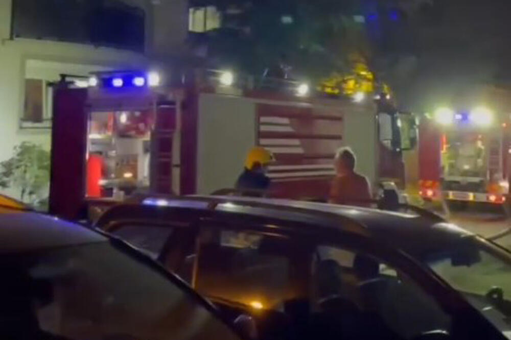 DRAMA U ZEMUNU: Zapalio se gas koji curi iz cevi, evakuisani žitelji dve kuće! VIDEO