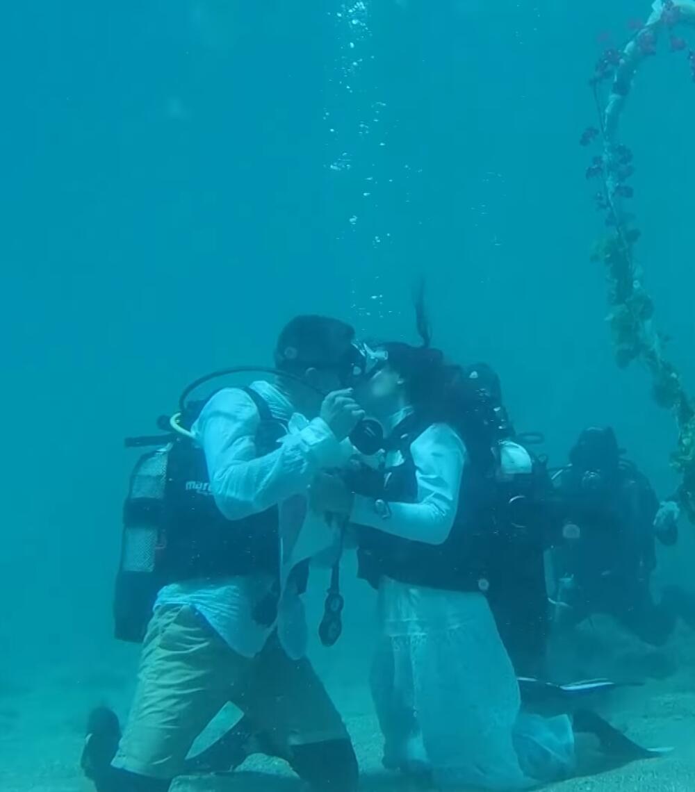 Venčanje pod vodom u Grčkoj