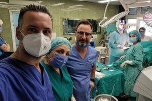 PODVIG SRPSKIH LEKARA: Trudnici u GAK Višegradska izvadili bubreg laparoskopski u 27. nedelji ZBOG TUMORA NIJE SMELO DA SE ČEKA!