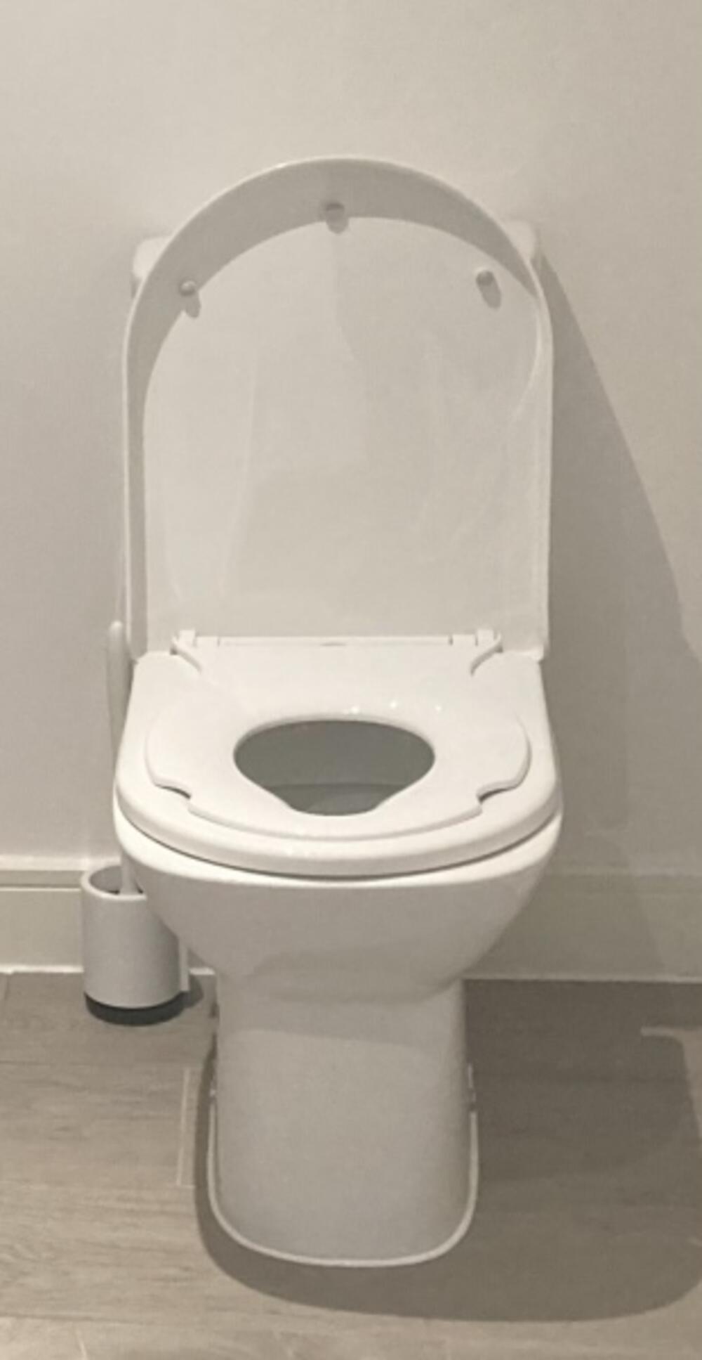 Daska za WC šolju zbog koje muž ne razgovara sa ženom